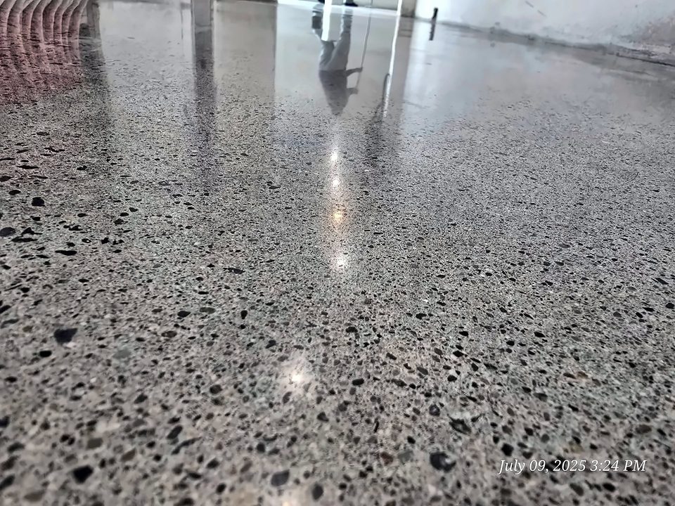 Polished concrete with exposed aggregate